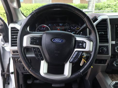Used 2018 Ford F250 Lariat w/ Lariat Value Package AWD/4WD image 29