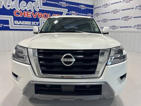 Used 2024 Nissan Armada SL w/ Captain's Chairs Package AWD/4WD image 9
