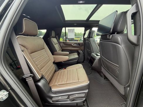 Used 2026 GMC Yukon Denali Ultimate AWD/4WD image 24