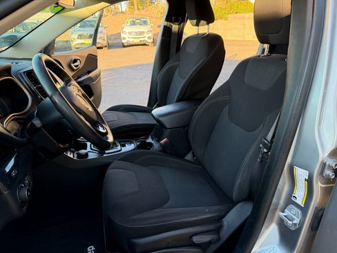 Used 2016 Jeep Cherokee Latitude image 8