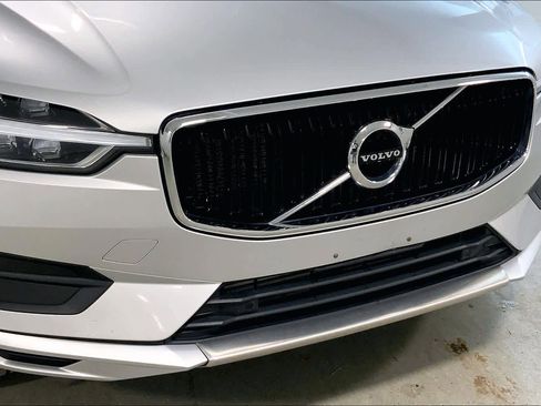 Used 2019 Volvo XC60 T6 Momentum w/ Premium Package image 32