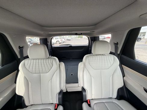 Used 2024 Hyundai Palisade Limited AWD/4WD image 13
