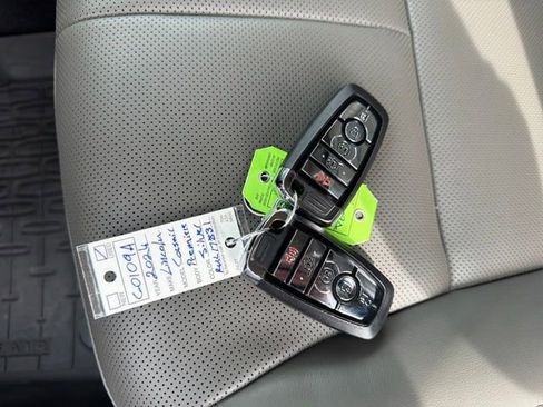 Used 2024 Lincoln Corsair AWD w/ Equipment Group 101A image 33