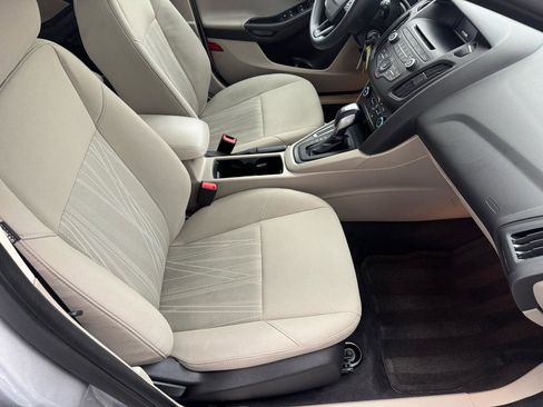 Used 2016 Ford Focus SE image 10