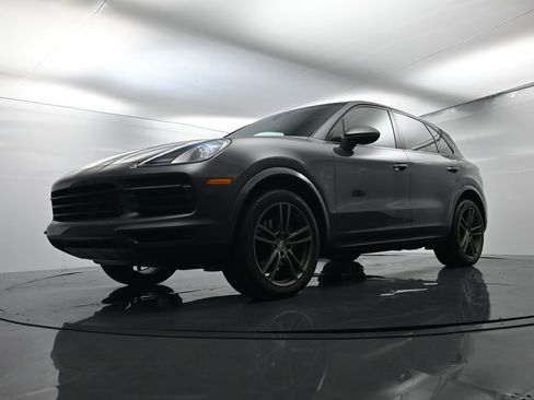 Used 2019 Porsche Cayenne image 44
