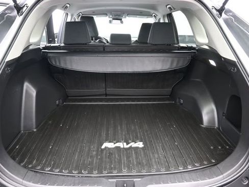 Used 2023 Toyota RAV4 LE AWD/4WD image 18
