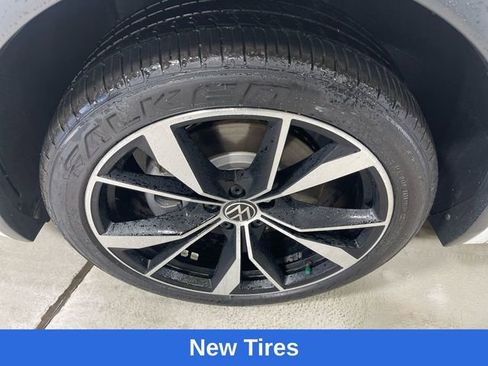 Used 2023 Volkswagen Tiguan SEL R-Line AWD/4WD image 10