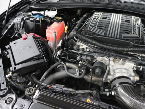 Used 2019 Chevrolet Camaro ZL1 RWD image 18