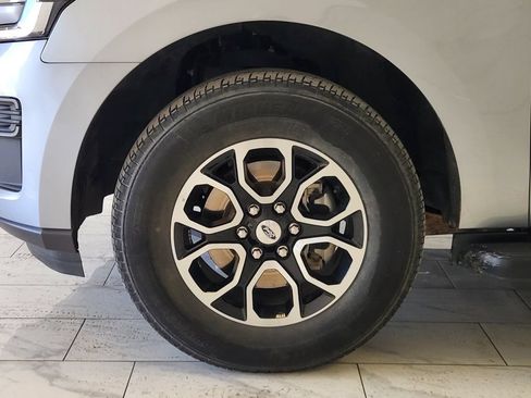 Used 2024 Ford Expedition XLT AWD/4WD image 10