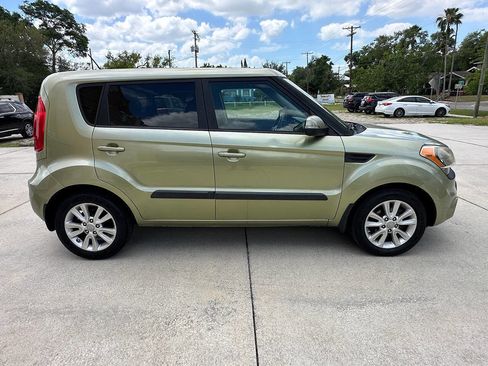 Used 2013 Kia Soul + image 9