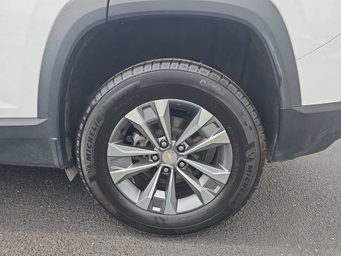 Used 2025 Chevrolet Equinox LT AWD/4WD image 32