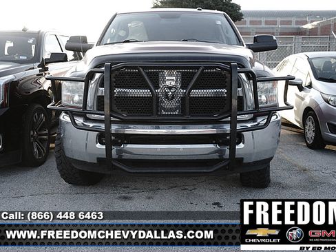 Used 2014 RAM 2500 Tradesman w/ Chrome Appearance Group AWD/4WD image 2
