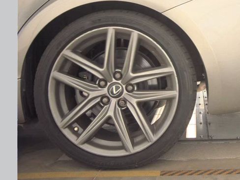 Used 2019 Lexus IS 300 F Sport w/ F Sport Package RWD image 9