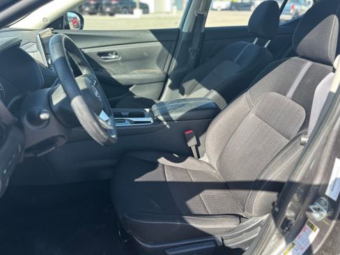 Used 2024 Nissan Sentra SV FWD image 15