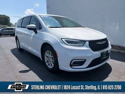 Used 2023 Chrysler Pacifica Touring-L