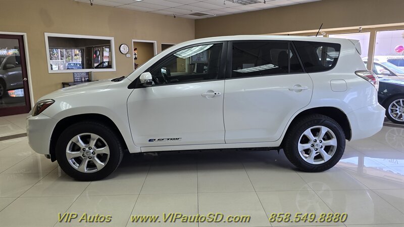 Used 2013 Toyota RAV4 EV FWD image 6