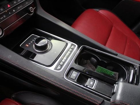 Used 2020 Jaguar F-PACE Checkered Flag image 14