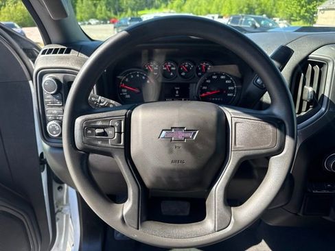 Used 2024 Chevrolet Silverado 1500 Custom Trail Boss AWD/4WD image 15