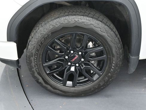 Used 2024 GMC Sierra 1500 Elevation image 32