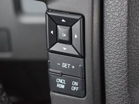 Used 2014 Ford F150 XLT w/ XLT Chrome Package image 25