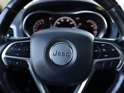 Used 2020 Jeep Grand Cherokee Limited image 10