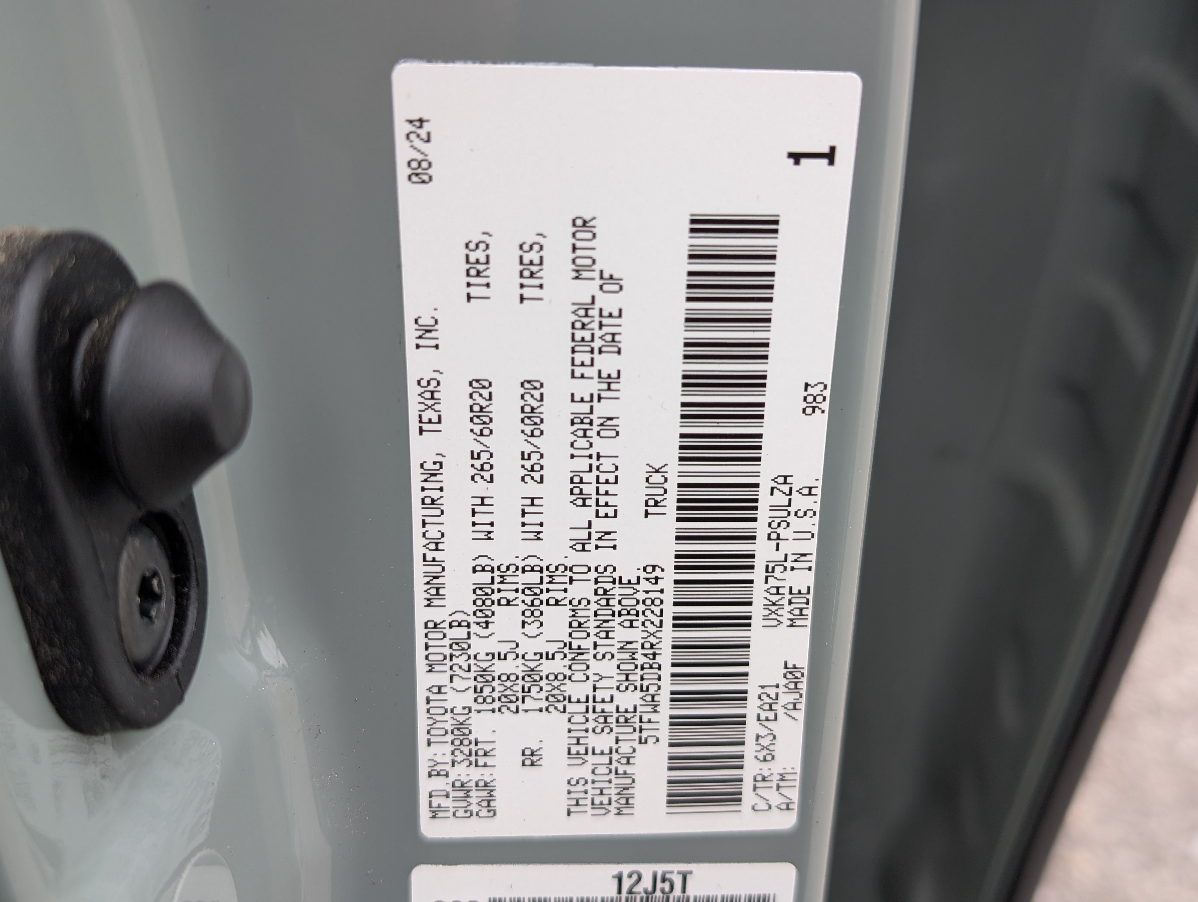 Used 2024 Toyota Tundra Limited w/ TRD Off-Road Package AWD/4WD image 38