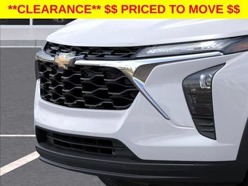 New 2026 Chevrolet Trax LS w/ LS Convenience Package FWD image 13