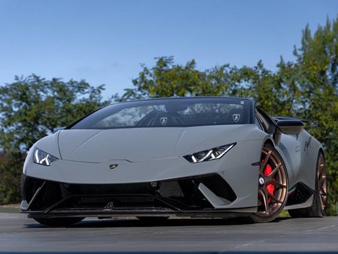 Used 2018 Lamborghini Huracan Performante image 17
