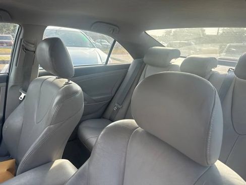 Used 2010 Toyota Camry LE FWD image 9