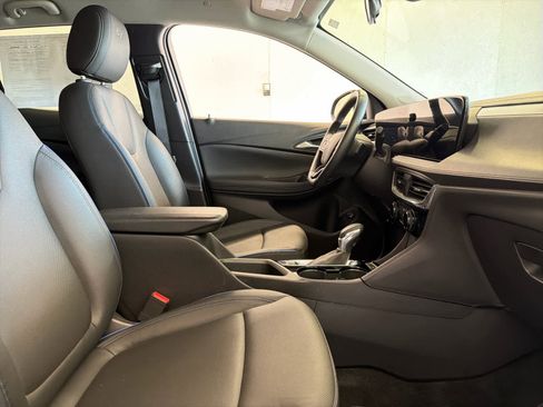 Used 2025 Buick Encore GX Sport Touring w/ Advanced Technology Package image 26