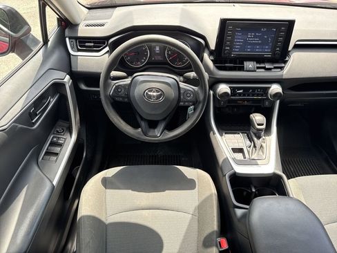 Used 2022 Toyota RAV4 LE image 22