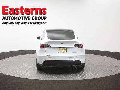 Used 2021 Tesla Model Y Long Range AWD/4WD image 31