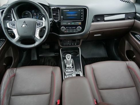 Used 2018 Mitsubishi Outlander GT AWD/4WD image 13