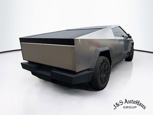 Used 2024 Tesla Cybertruck AWD Crew Cab image 3
