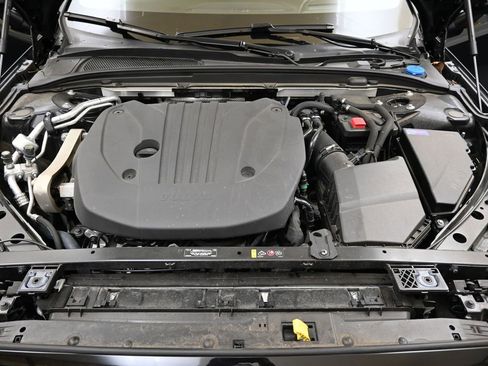 Certified 2024 Volvo V60 B5 Cross Country Ultimate image 9