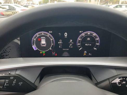 New 2026 Volkswagen Tiguan SE R-Line FWD image 23