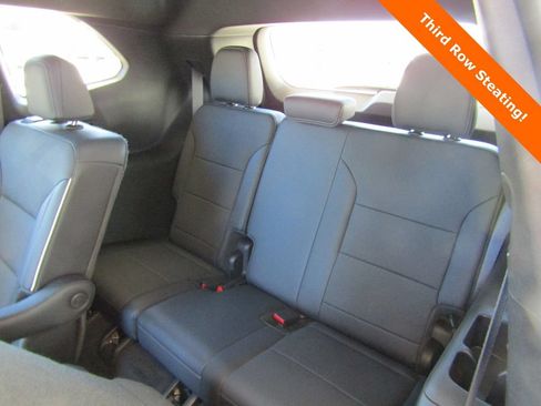 Used 2025 Buick Enclave Preferred AWD/4WD image 21