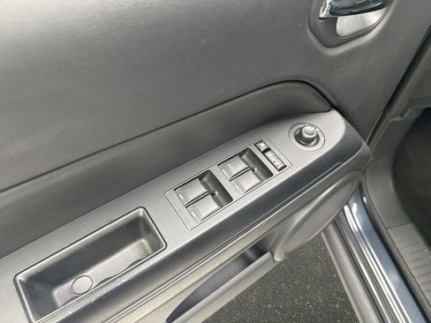 Used 2016 Jeep Patriot High Altitude FWD image 14