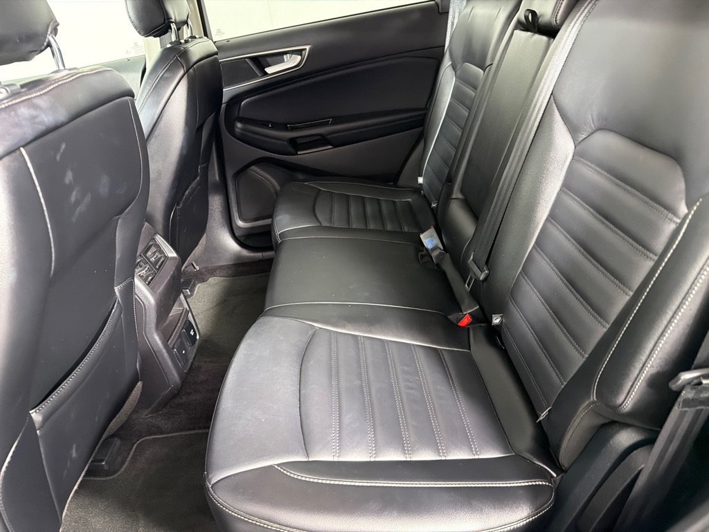Used 2016 Ford Edge SEL w/ Equipment Group 201A AWD/4WD image 18