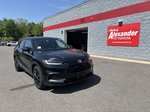 Used 2025 Honda HR-V Sport image 1