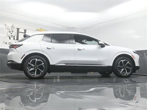 New 2025 Chevrolet Equinox EV LT image 31