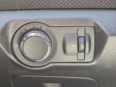 Used 2011 Chevrolet Cruze LT image 34