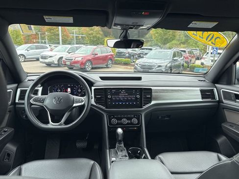 Used 2022 Volkswagen Atlas Cross Sport SE w/ Panoramic Sunroof Package image 8