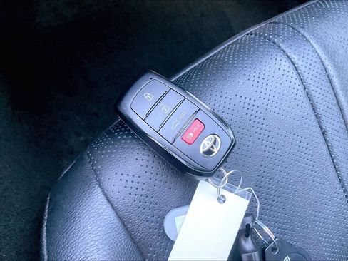 Used 2025 Toyota Camry XSE w/ Premium Package image 15