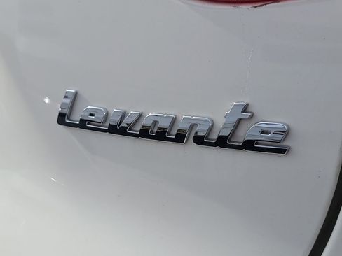 Used 2019 Maserati Levante image 7