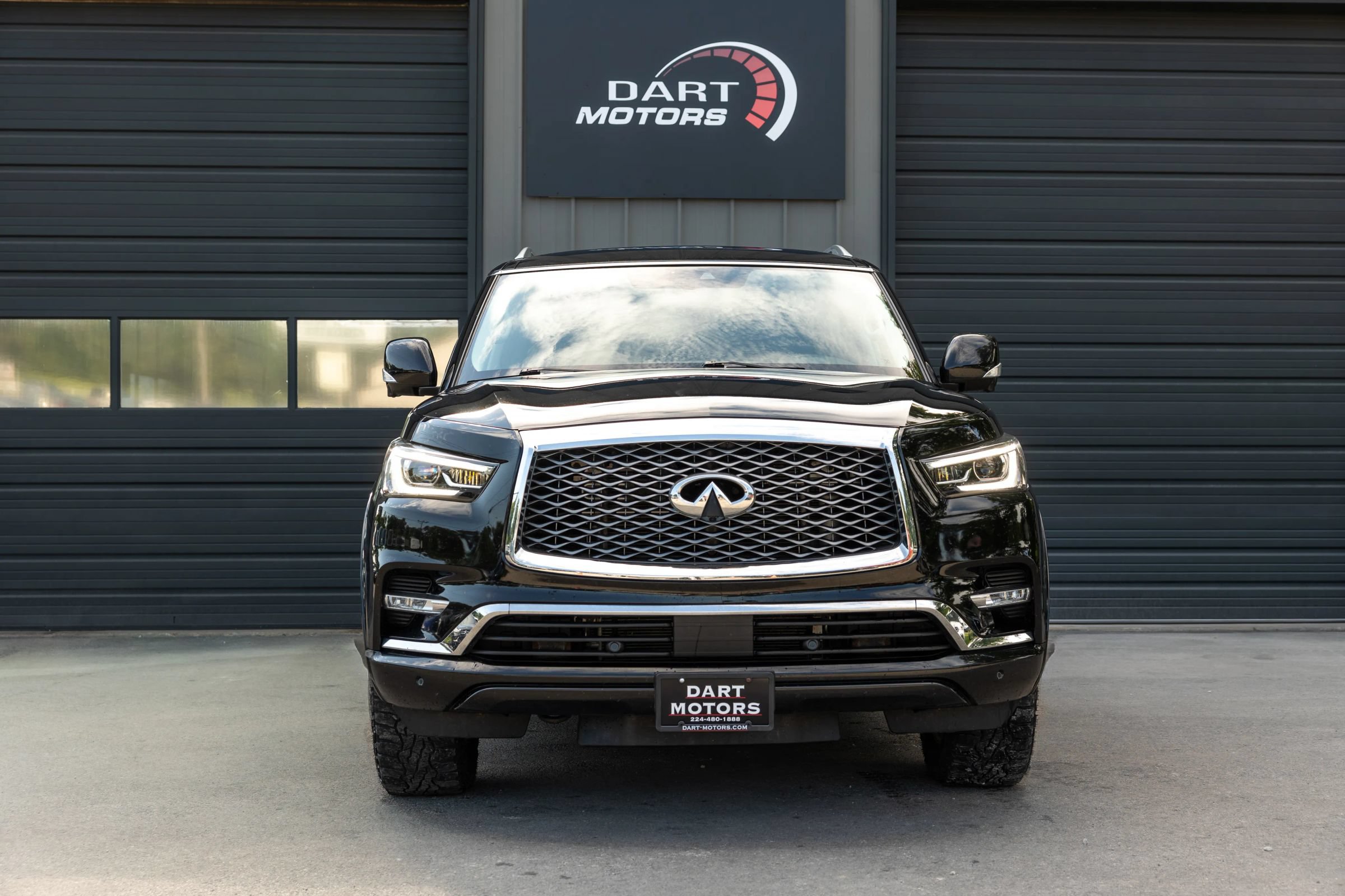 Used 2019 INFINITI QX80 Luxe w/ Proassist Package AWD/4WD image 2