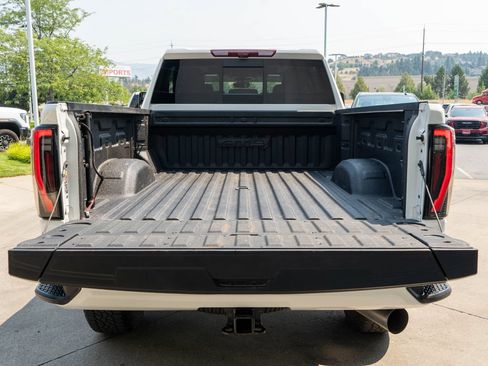 Used 2024 GMC Sierra 2500 AT4 w/ AT4 Premium Plus Package AWD/4WD image 36
