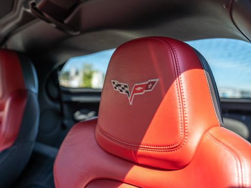 Used 2013 Chevrolet Corvette Grand Sport w/ 2LT Preferred Equipment Group RWD image 13