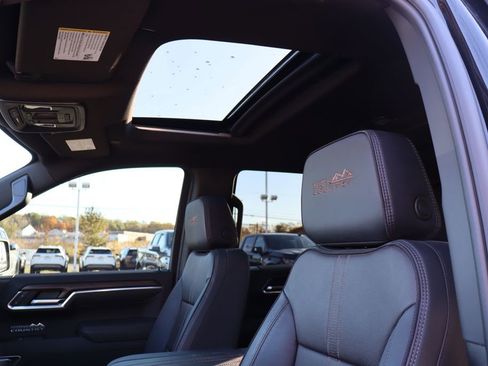 Used 2025 Chevrolet Silverado 1500 High Country w/ Midnight Edition image 32