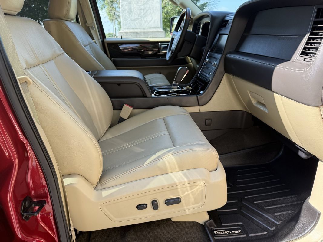 Used 2015 Lincoln Navigator 4WD w/ Equipment Group 101A Reserve image 49